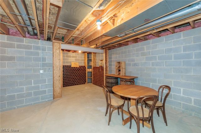 409 Avon Point Avenue, Avon Lake, OH 44012