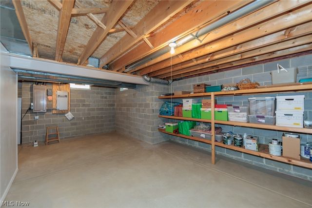409 Avon Point Avenue, Avon Lake, OH 44012