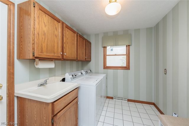 409 Avon Point Avenue, Avon Lake, OH 44012