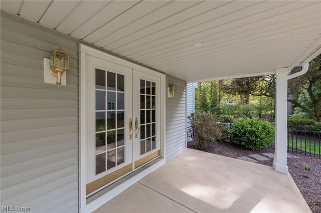 409 Avon Point Avenue, Avon Lake, OH 44012