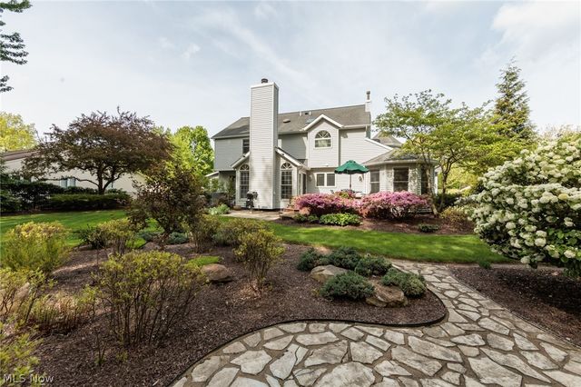 409 Avon Point Avenue, Avon Lake, OH 44012
