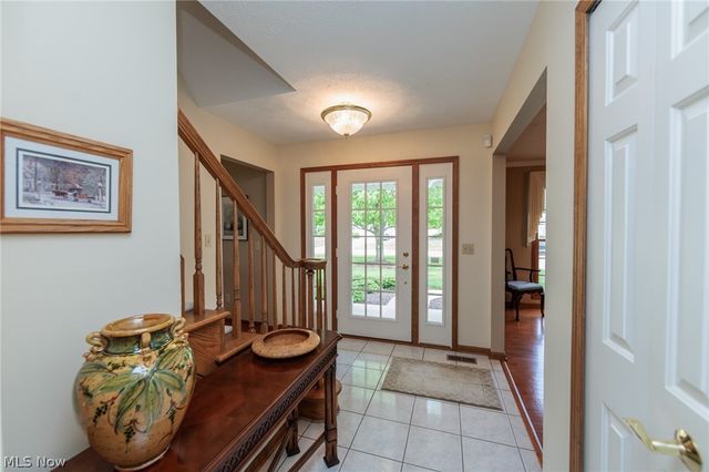 409 Avon Point Avenue, Avon Lake, OH 44012