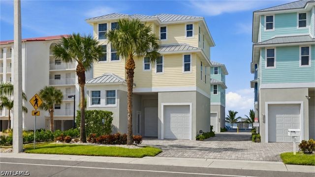 260 Key West CT, Fort Myers Beach, FL 33931