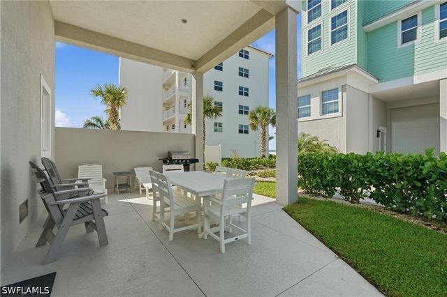 260 Key West CT, Fort Myers Beach, FL 33931