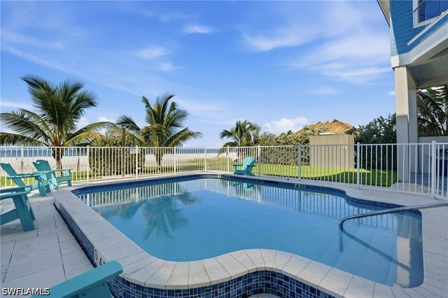 260 Key West CT, Fort Myers Beach, FL 33931
