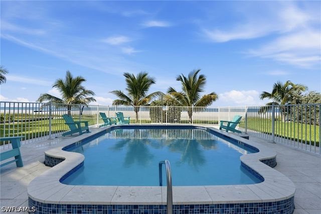 260 Key West CT, Fort Myers Beach, FL 33931