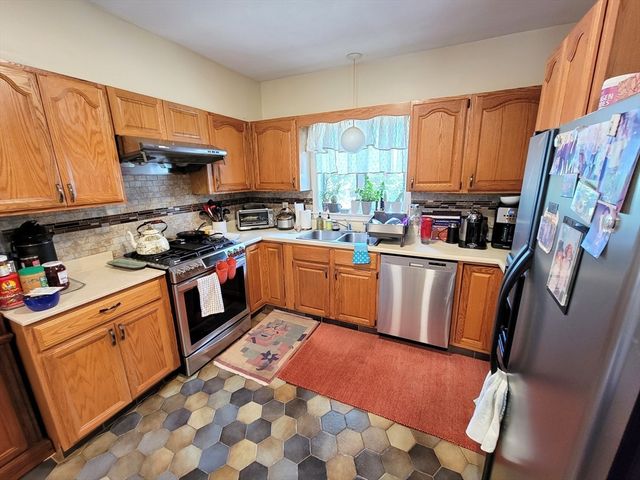 16 Leyden St 2, Medford, MA 02155