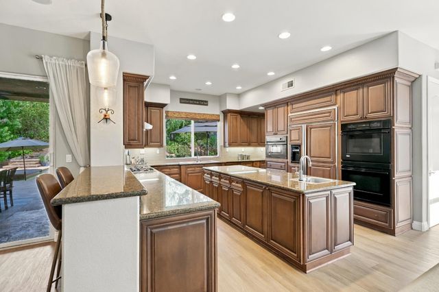 1808 Swan Falls Ln, Roseville, CA 95661