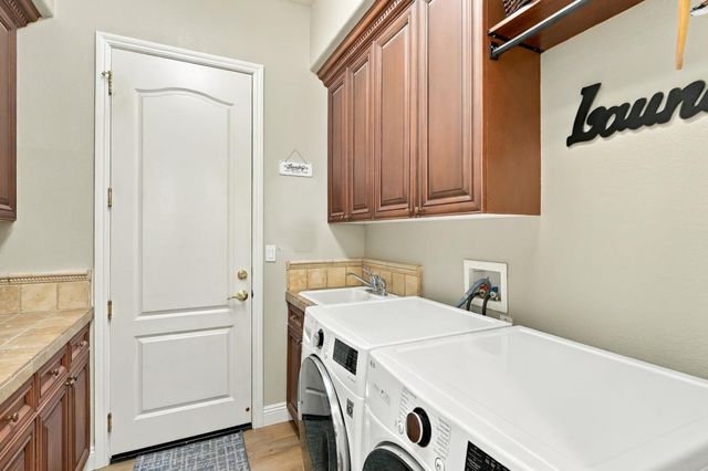 1808 Swan Falls Ln, Roseville, CA 95661