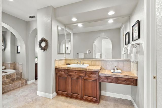 1808 Swan Falls Ln, Roseville, CA 95661