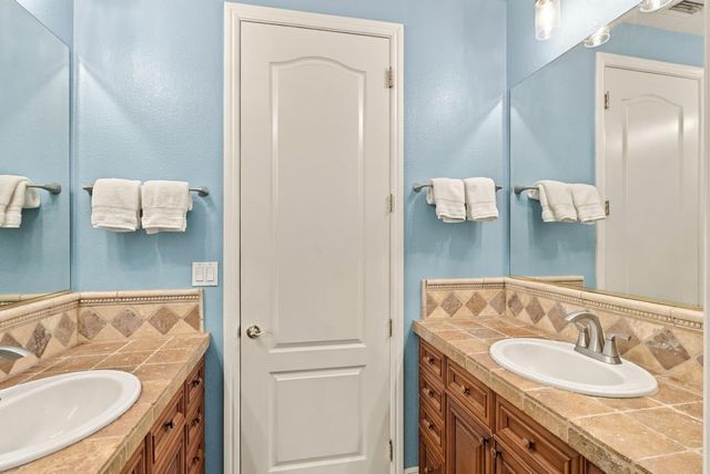 1808 Swan Falls Ln, Roseville, CA 95661