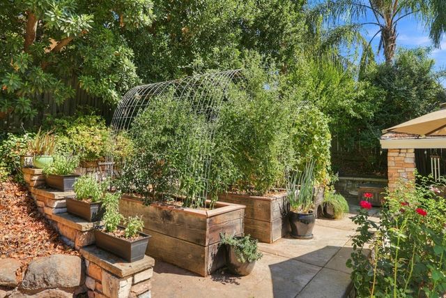 1808 Swan Falls Ln, Roseville, CA 95661