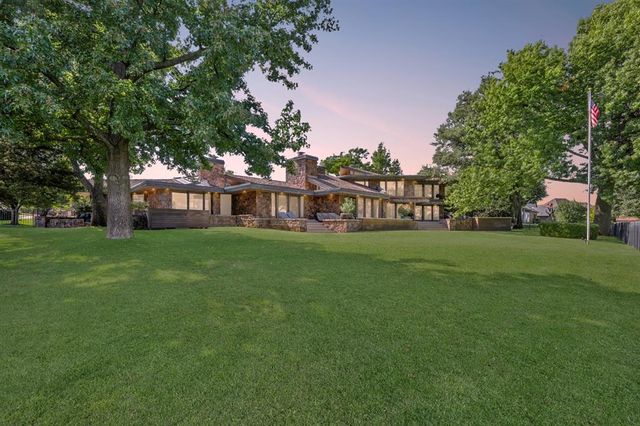 1205 Oak Tree Drive, Edmond, OK 73025