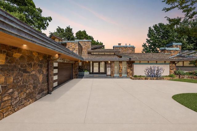 1205 Oak Tree Drive, Edmond, OK 73025