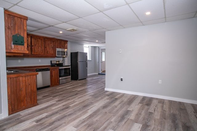 865 S Barre Rd, Barre, MA 01005