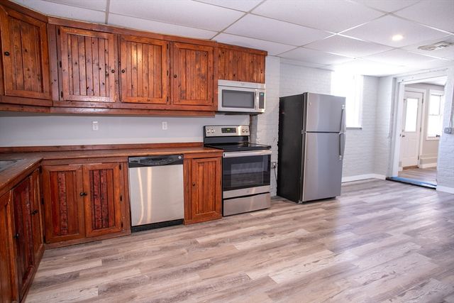 865 S Barre Rd, Barre, MA 01005