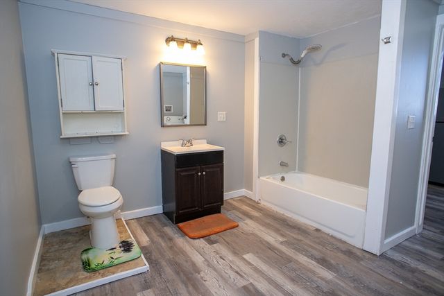 865 S Barre Rd, Barre, MA 01005