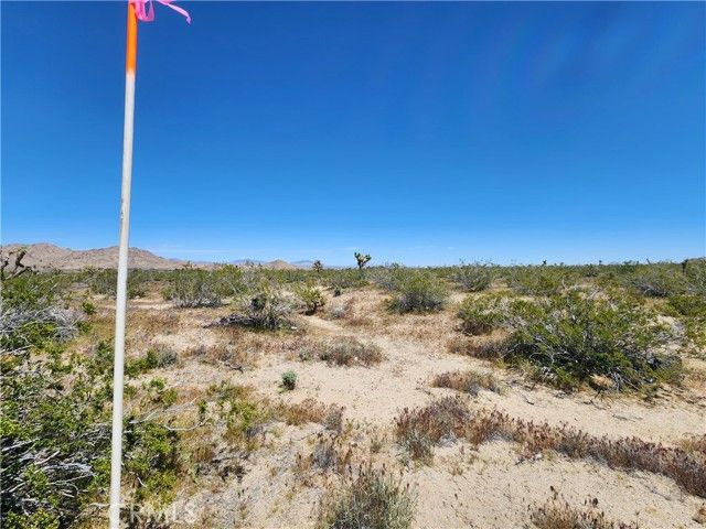 2 Akron Road, Lucerne Valley, CA 92356