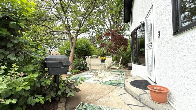 3218 Burr Oaks Drive, Joliet, IL 60431