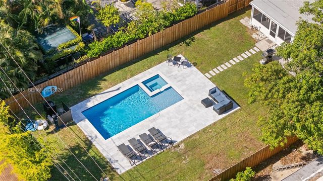 1464 NE 24th St, Wilton Manors, FL 33305