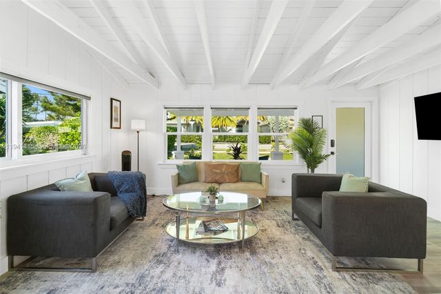 1464 NE 24th St, Wilton Manors, FL 33305