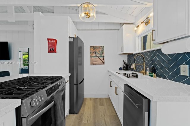 1464 NE 24th St, Wilton Manors, FL 33305