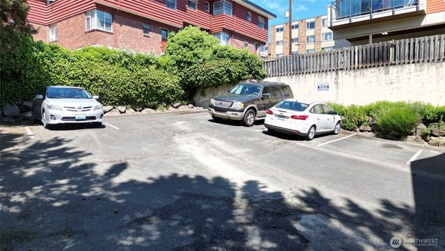 717 3rd Avenue N, Seattle, WA 98109