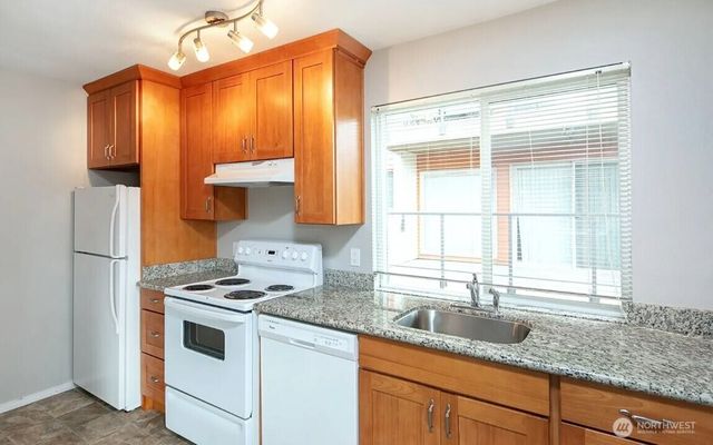 717 3rd Avenue N, Seattle, WA 98109