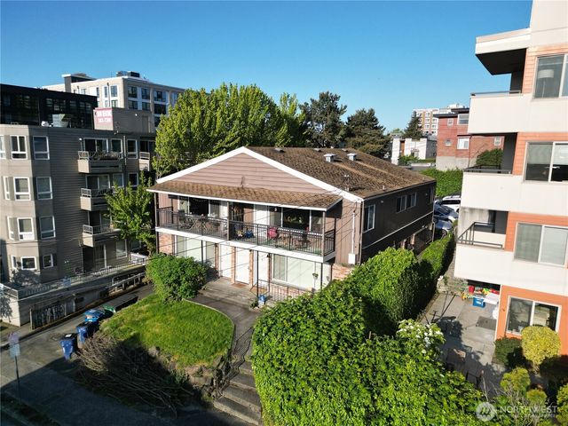 717 3rd Avenue N, Seattle, WA 98109