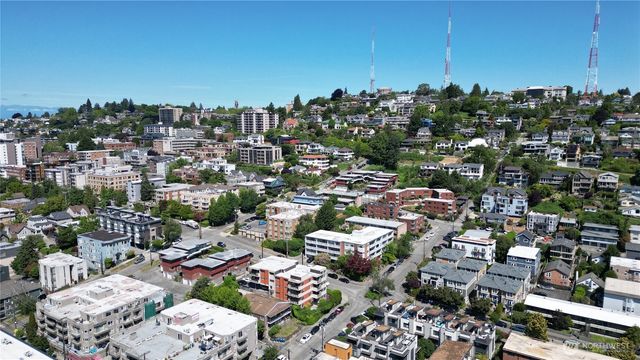 717 3rd Avenue N, Seattle, WA 98109