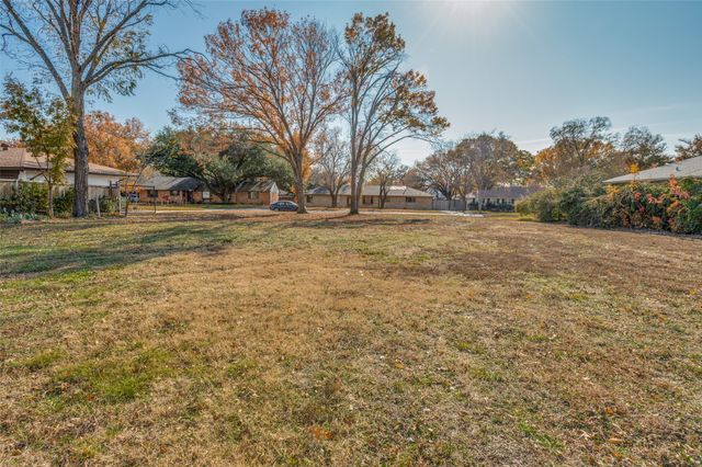 3009 Phyllis Lane, Farmers Branch, TX 75234