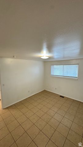 2530 S PARKCREST DR, West Valley City, UT 84119