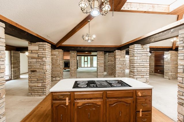 19031 SW Tawakoni Rd, Douglass, KS 67039