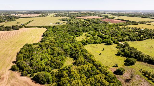 19031 SW Tawakoni Rd, Douglass, KS 67039