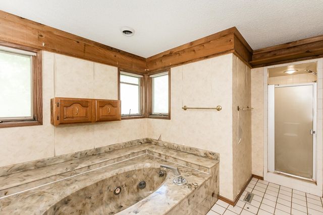 19031 SW Tawakoni Rd, Douglass, KS 67039