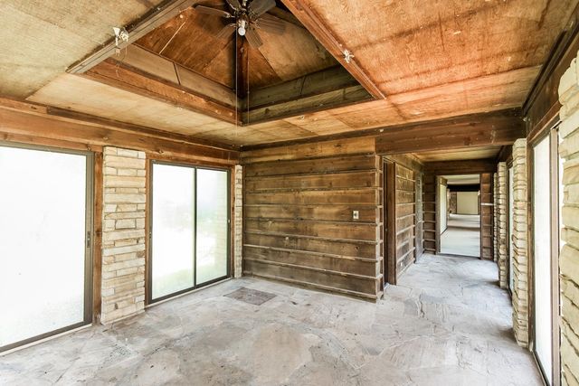 19031 SW Tawakoni Rd, Douglass, KS 67039