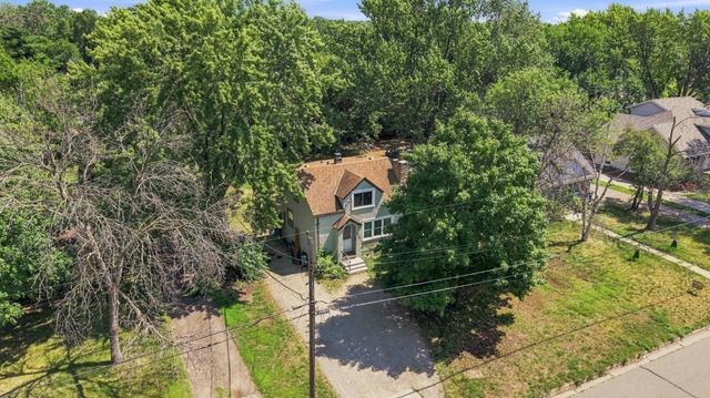 5432 Bryant Avenue N, Brooklyn Center, MN 55430