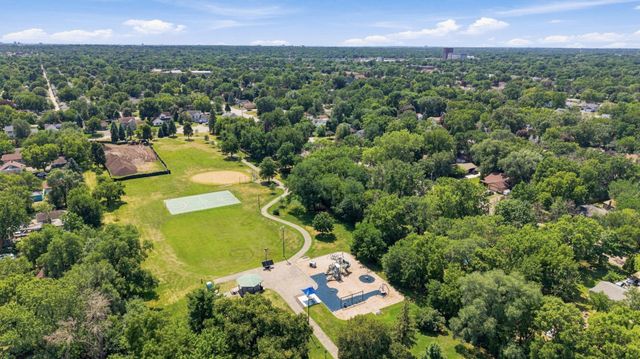 5432 Bryant Avenue N, Brooklyn Center, MN 55430