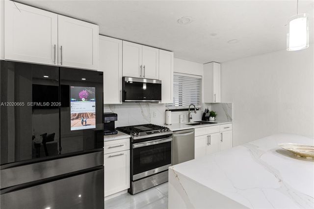 4700 NW 1st Ct, Plantation, FL 33317
