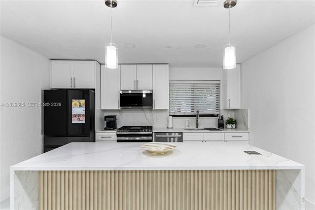 4700 NW 1st Ct, Plantation, FL 33317