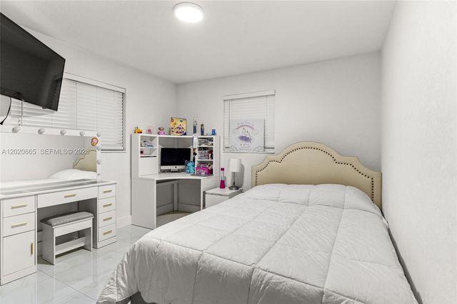 4700 NW 1st Ct, Plantation, FL 33317