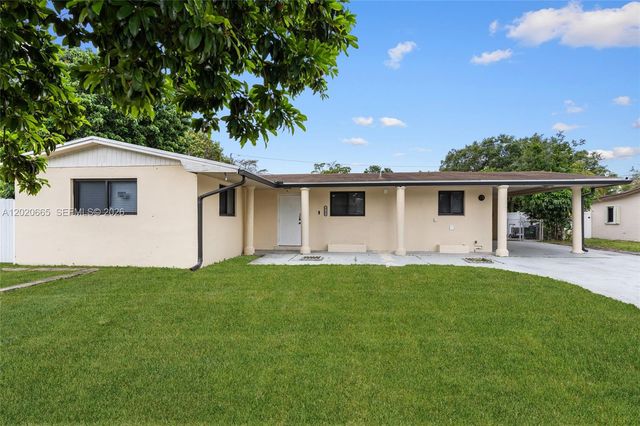 4700 NW 1st Ct, Plantation, FL 33317