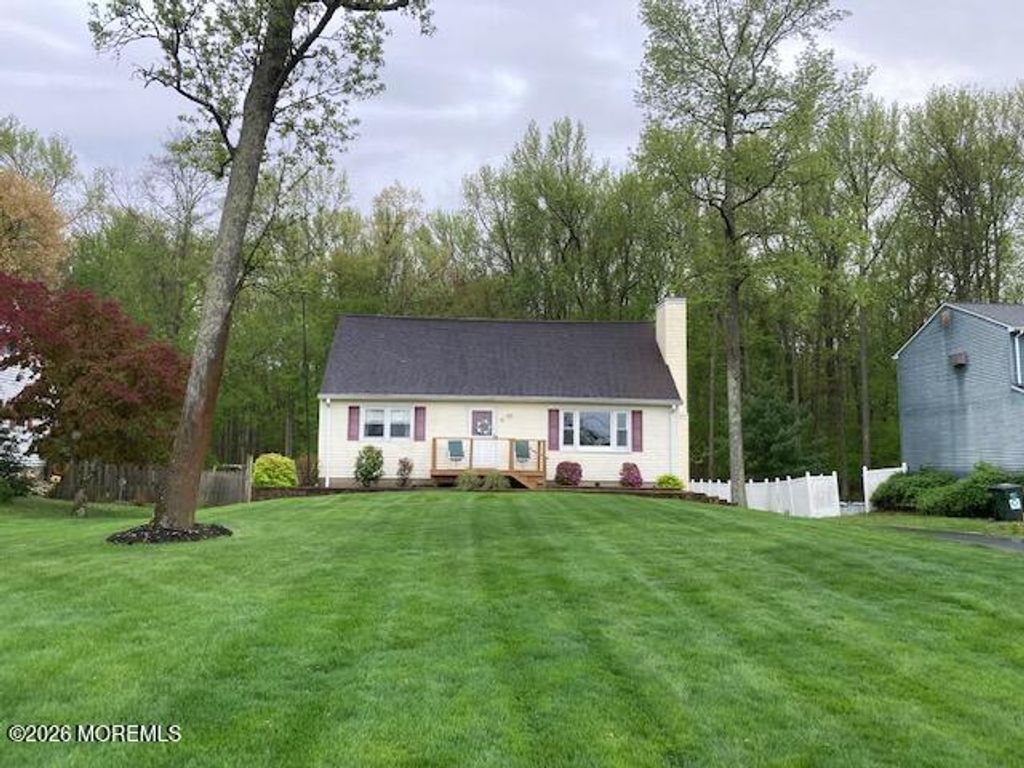 11 Brynmore Road, New Egypt, NJ 08533