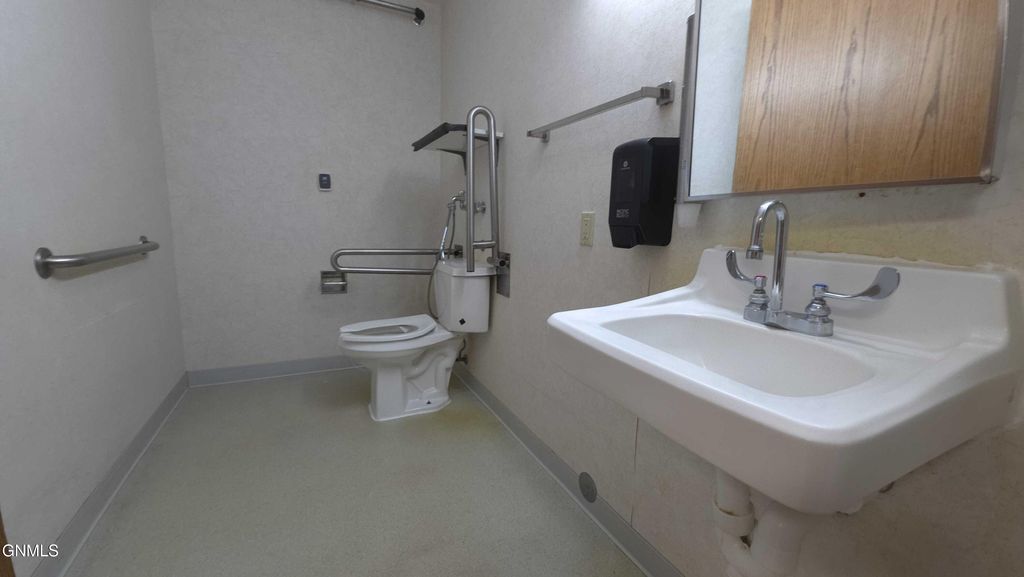 311 4th Street E, Napoleon, ND 58561 photo 10