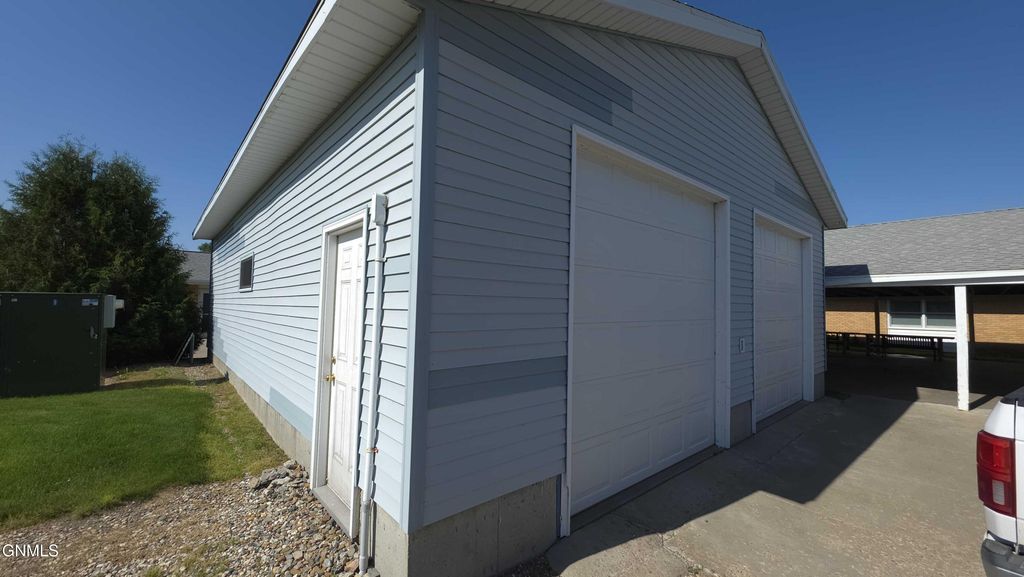 311 4th Street E, Napoleon, ND 58561 photo 12