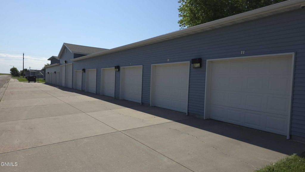 311 4th Street E, Napoleon, ND 58561 photo 3