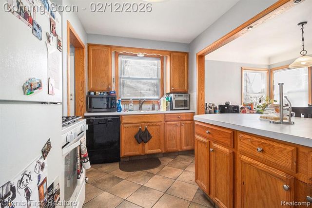 23306 Tireman Street, Dearborn Heights, MI 48127