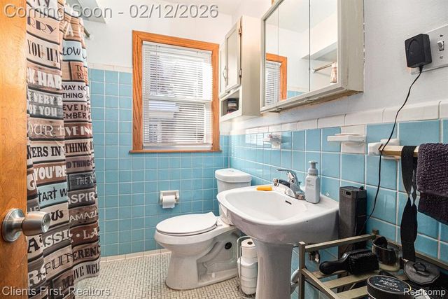 23306 Tireman Street, Dearborn Heights, MI 48127