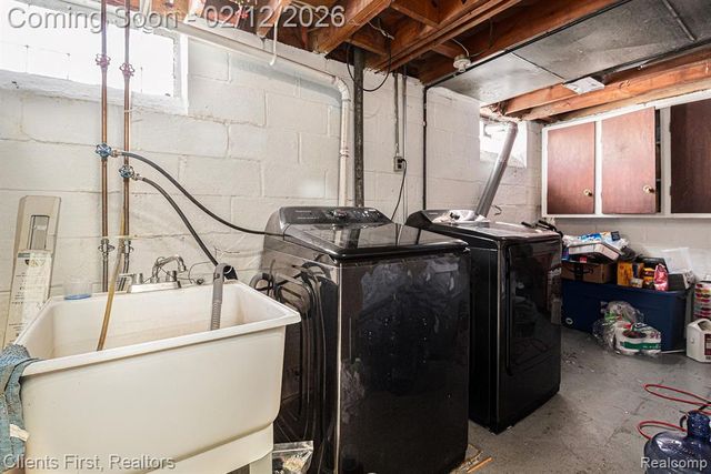 23306 Tireman Street, Dearborn Heights, MI 48127