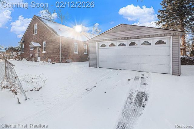 23306 Tireman Street, Dearborn Heights, MI 48127